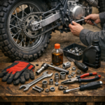 Manuale di Sopravvivenza su Due Ruote: Manutenzione Fai-da-Te e Controlli Pre-Viaggio